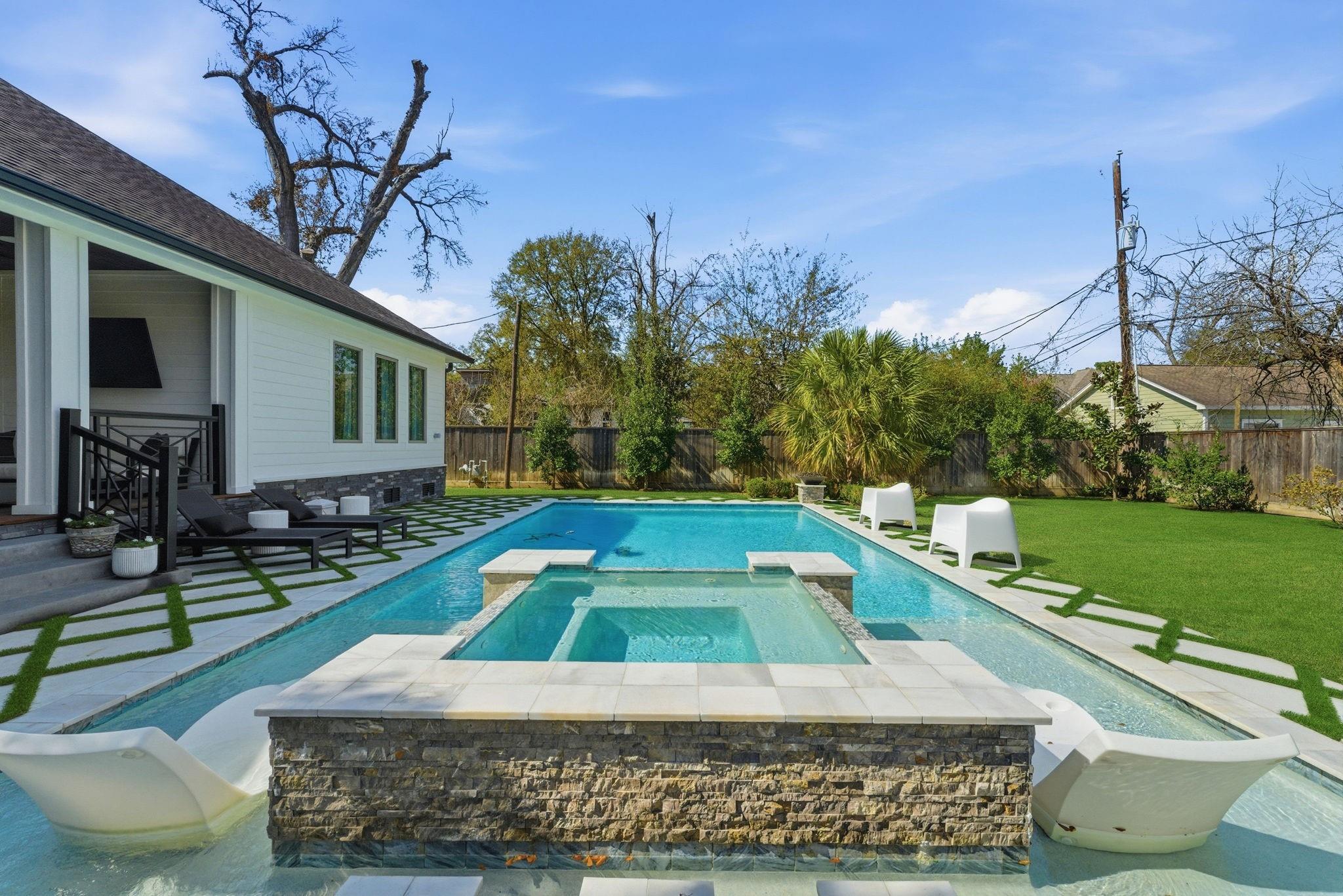 802 W 30th Street