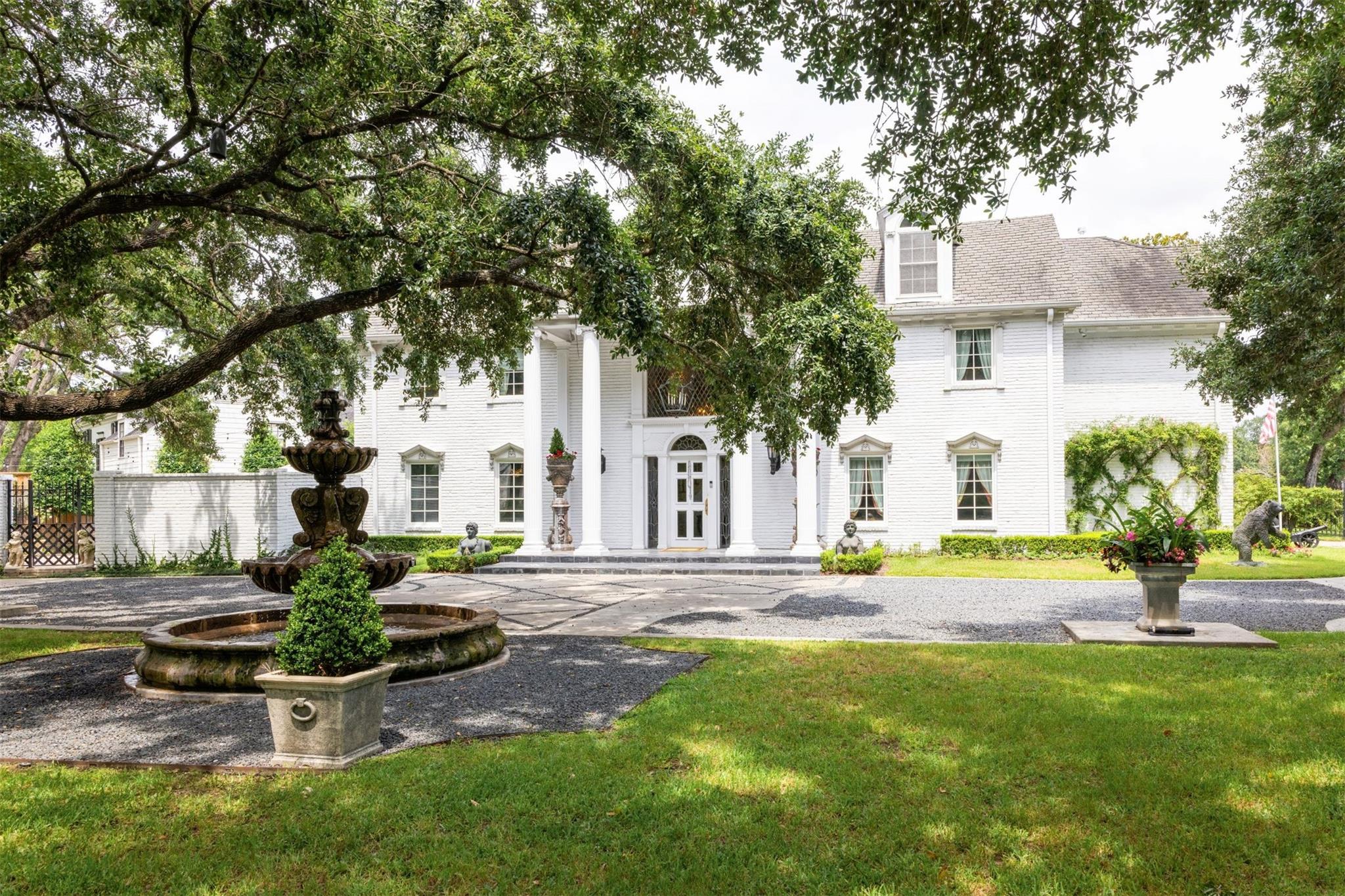 1561 Kirby Drive