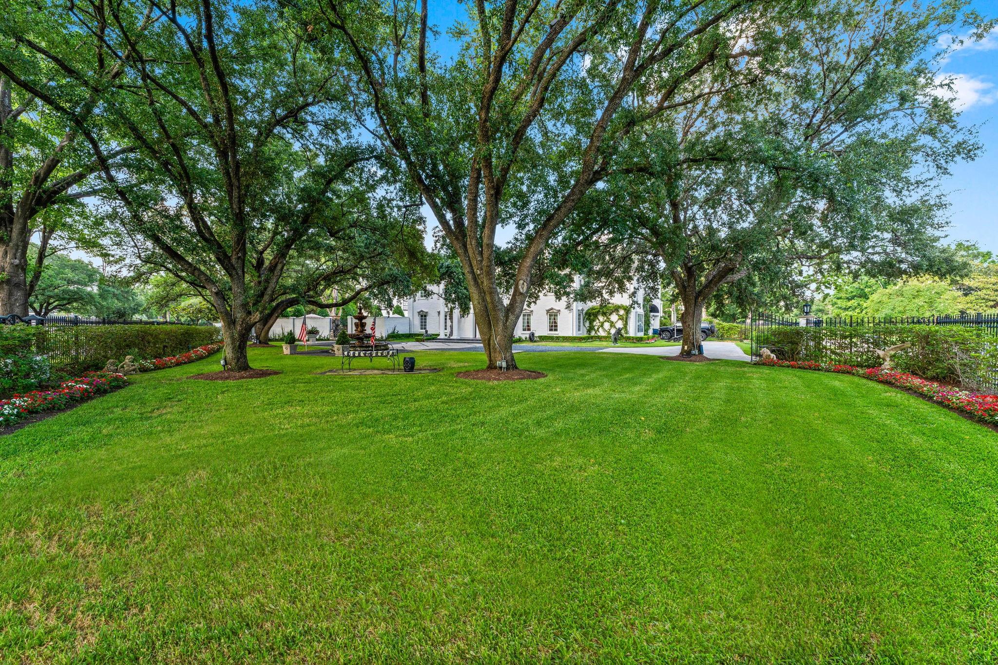 1561 Kirby Drive