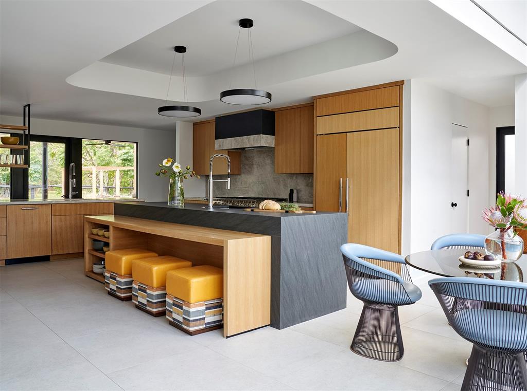 4004 Inverness Drive