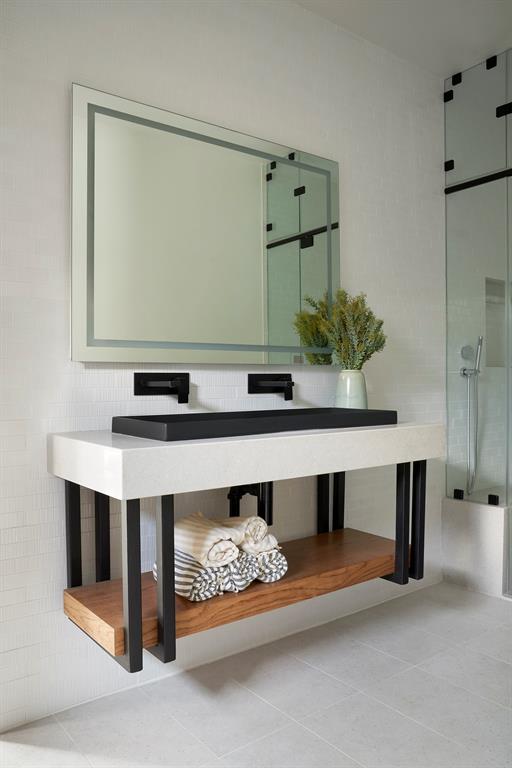 4004 Inverness Drive