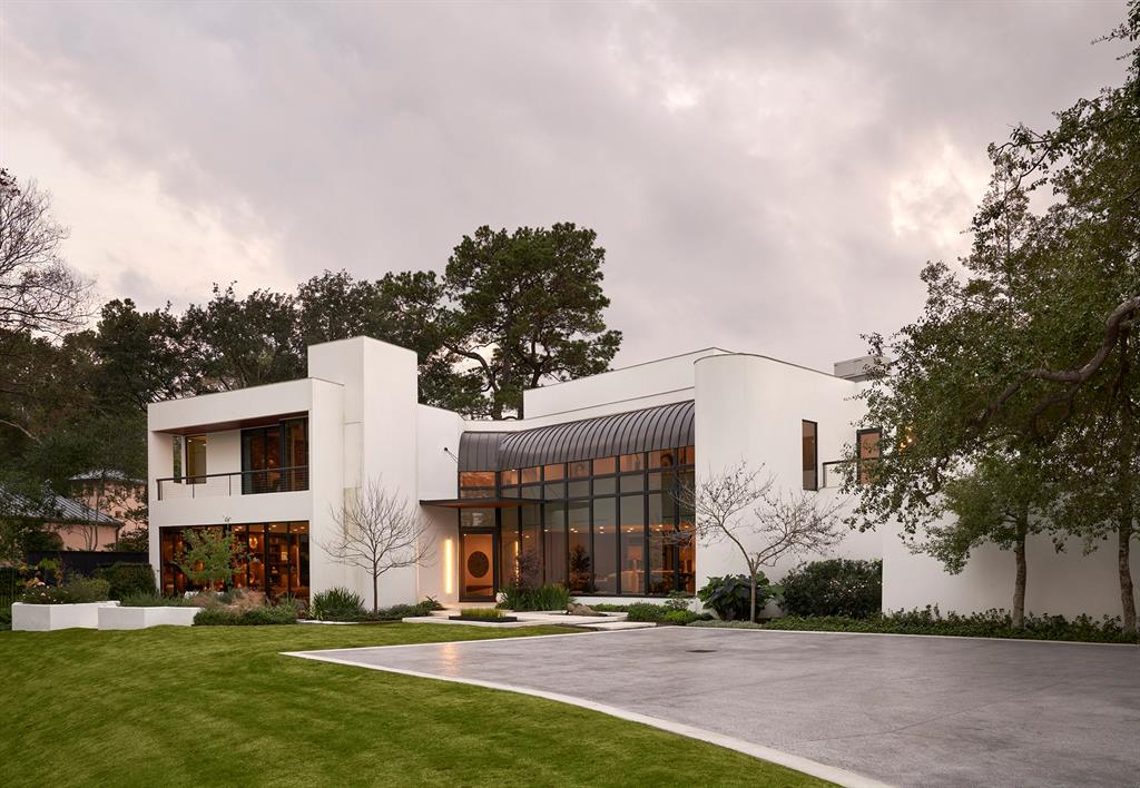 4004 Inverness Drive