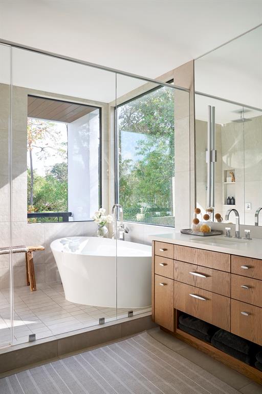 4004 Inverness Drive