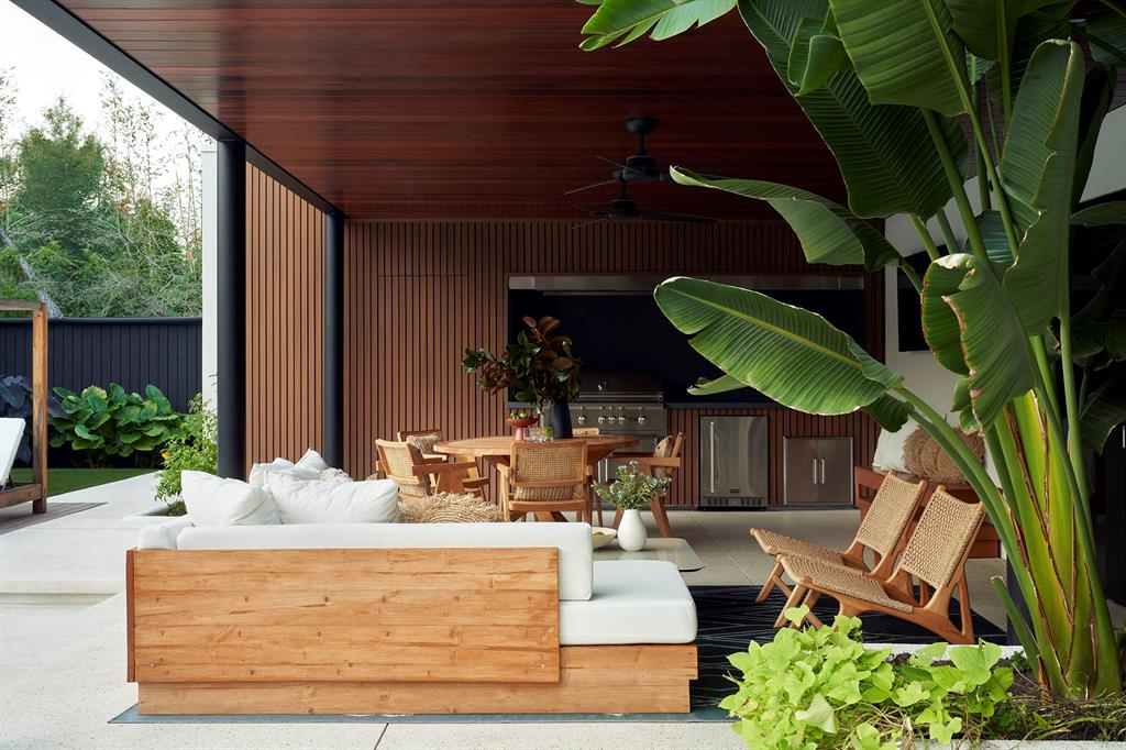 4004 Inverness Drive