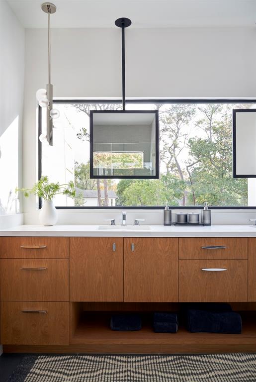 4004 Inverness Drive