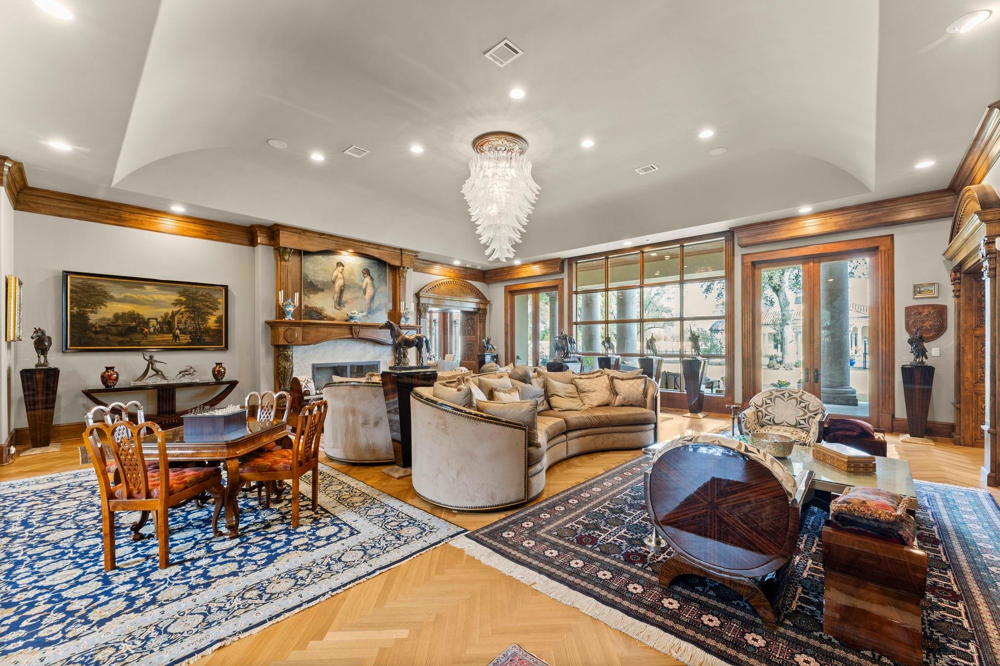 6 W Rivercrest Drive