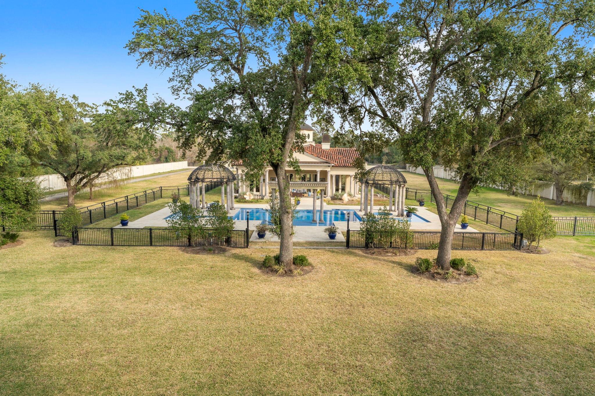 6 W Rivercrest Drive