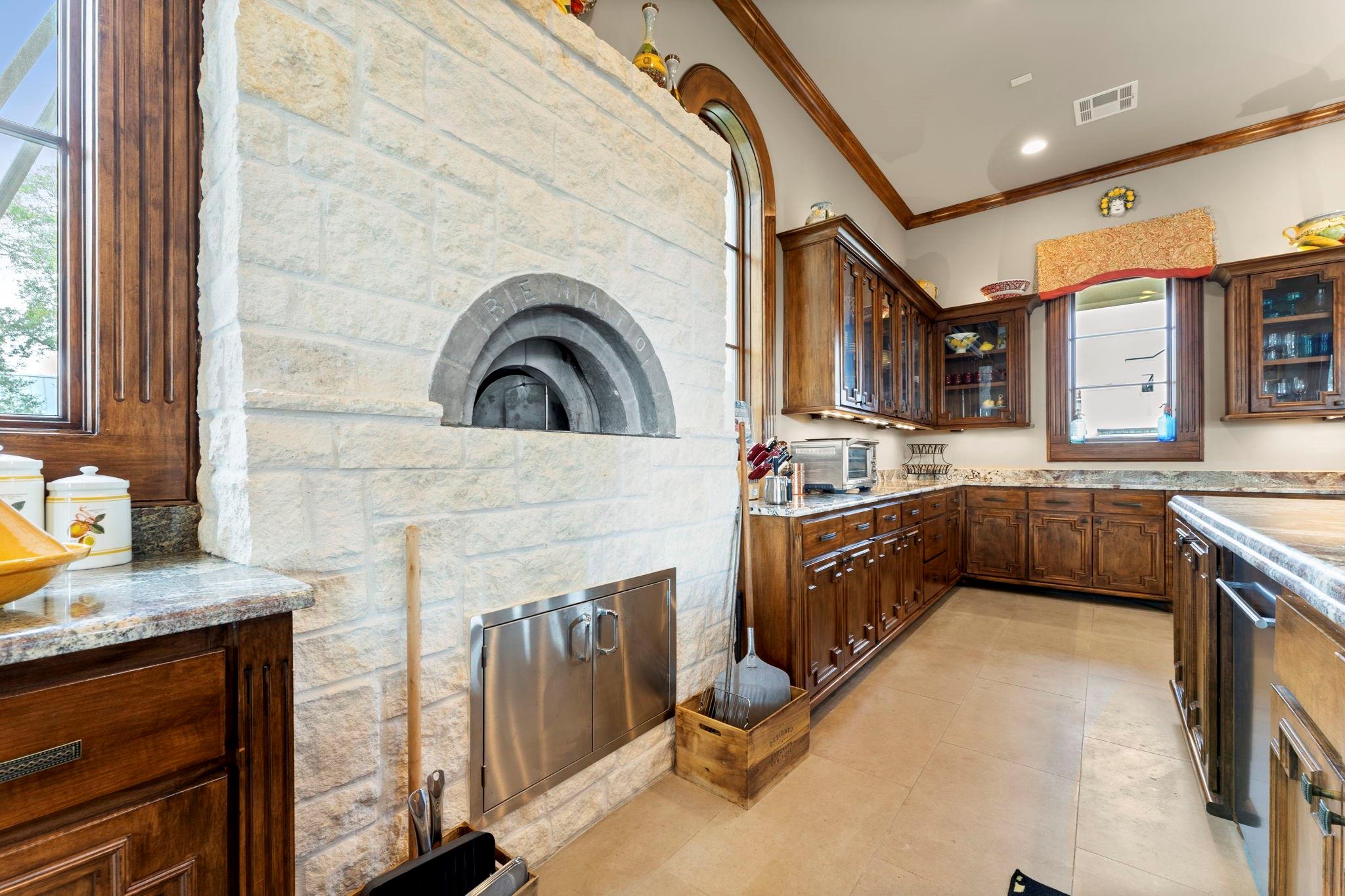 6 W Rivercrest Drive