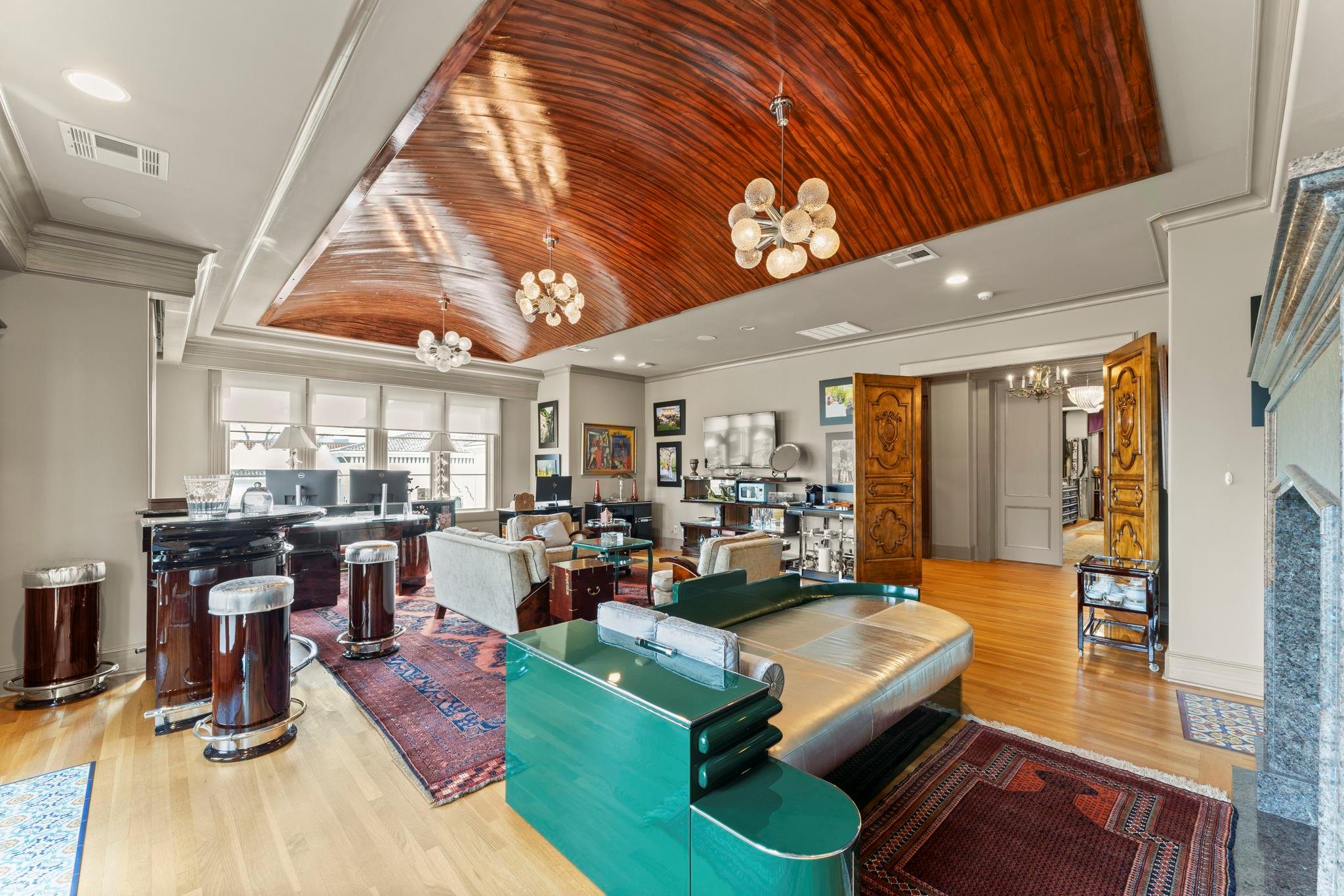 6 W Rivercrest Drive