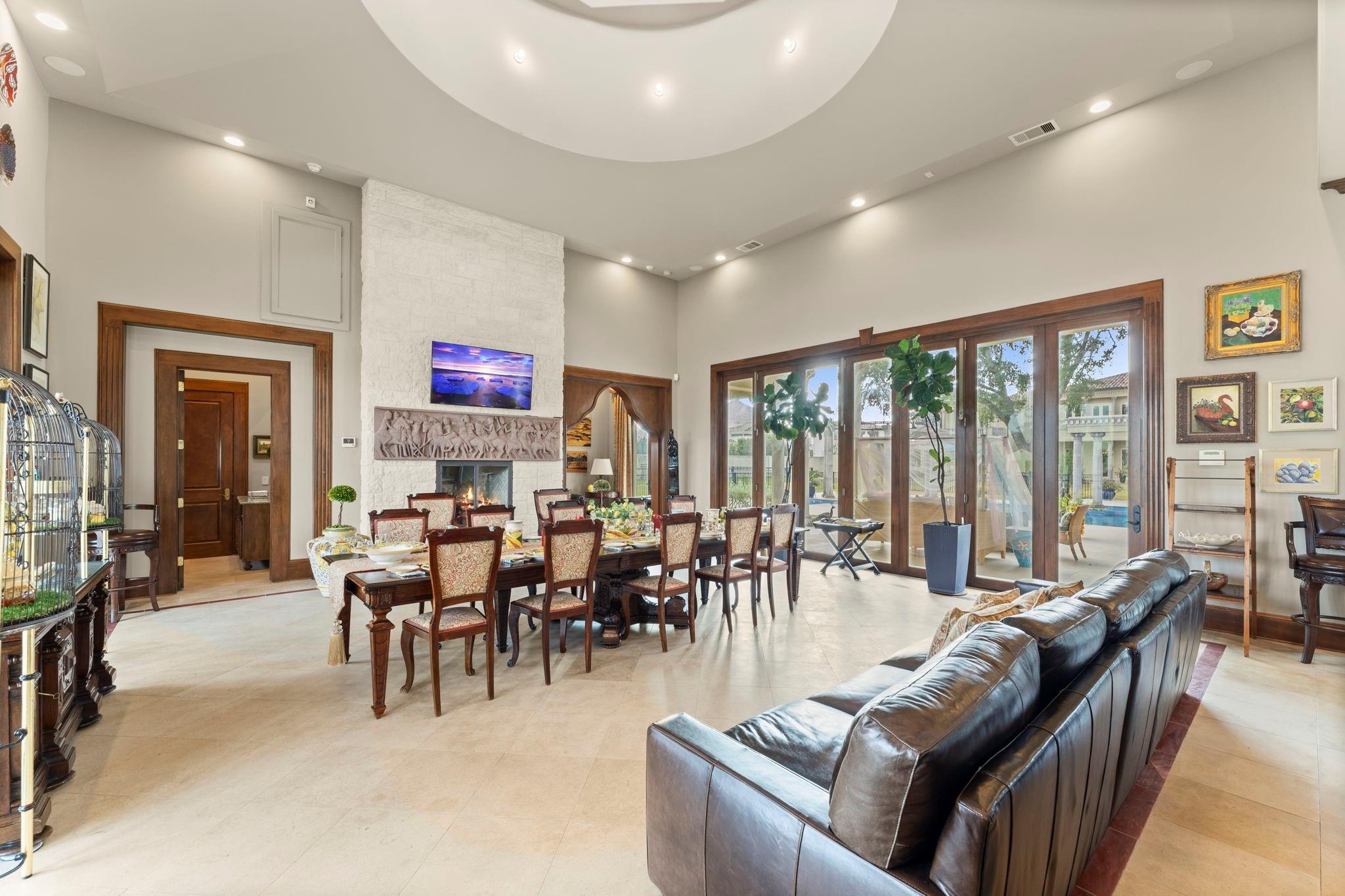 6 W Rivercrest Drive