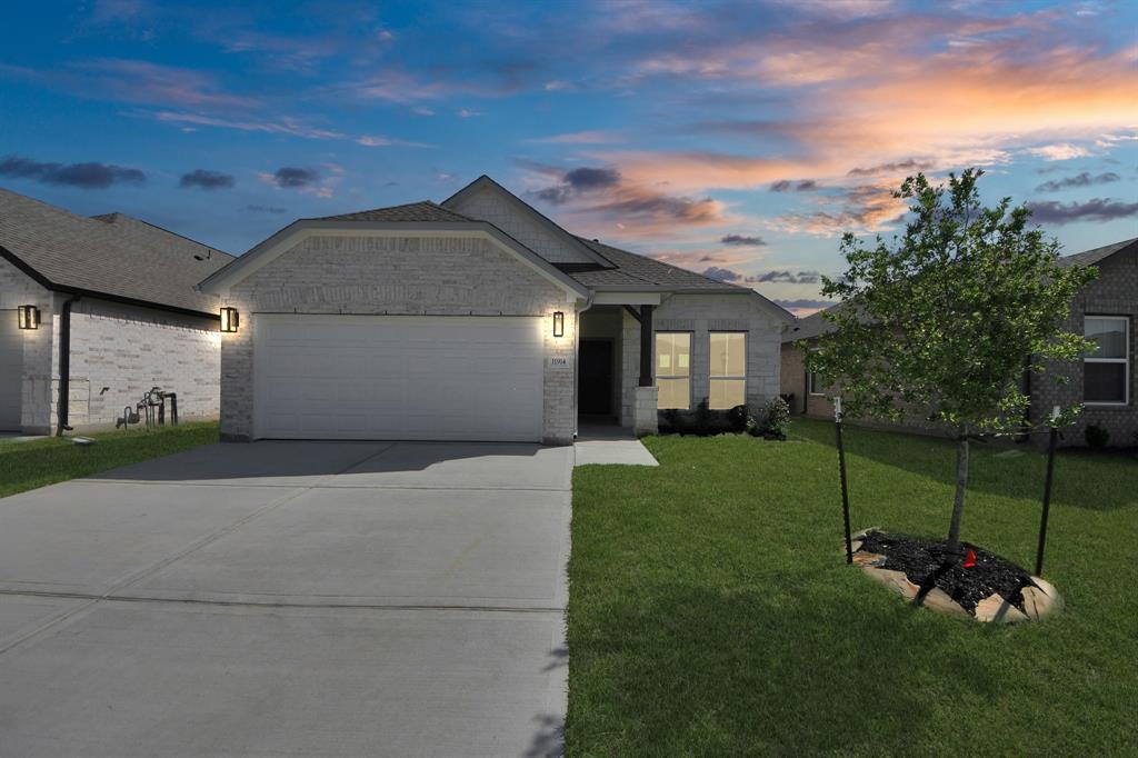 11914 Maple Oak Drive