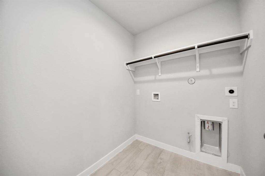 11914 Maple Oak Drive