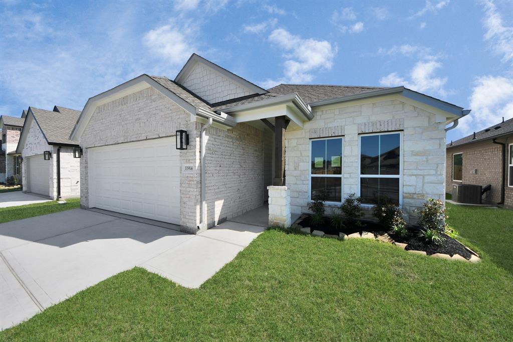 11914 Maple Oak Drive