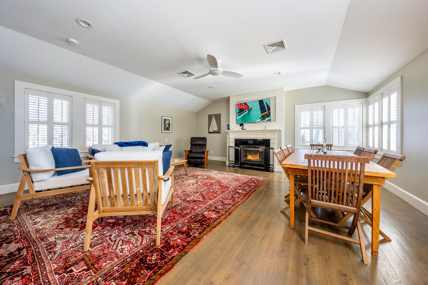 96 Standish Way