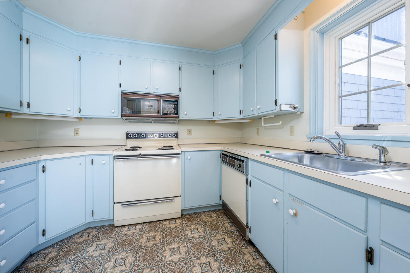 39 Tower Hill Road # T11