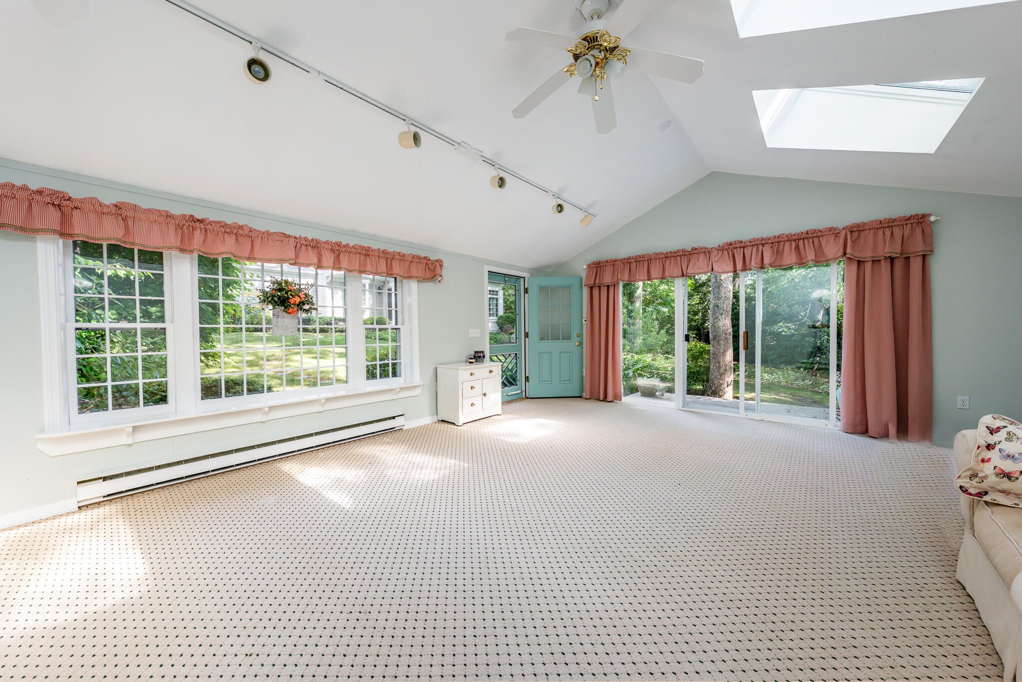 15 Long Pond Circle