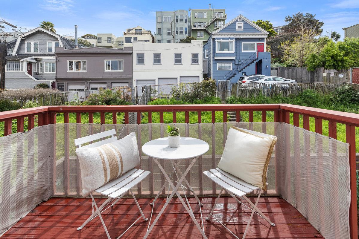 3241 Mission ST 7