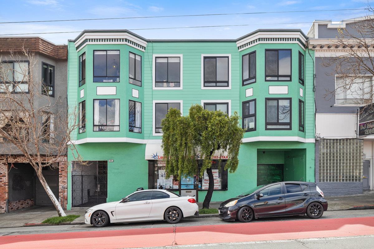 3241 Mission ST 7