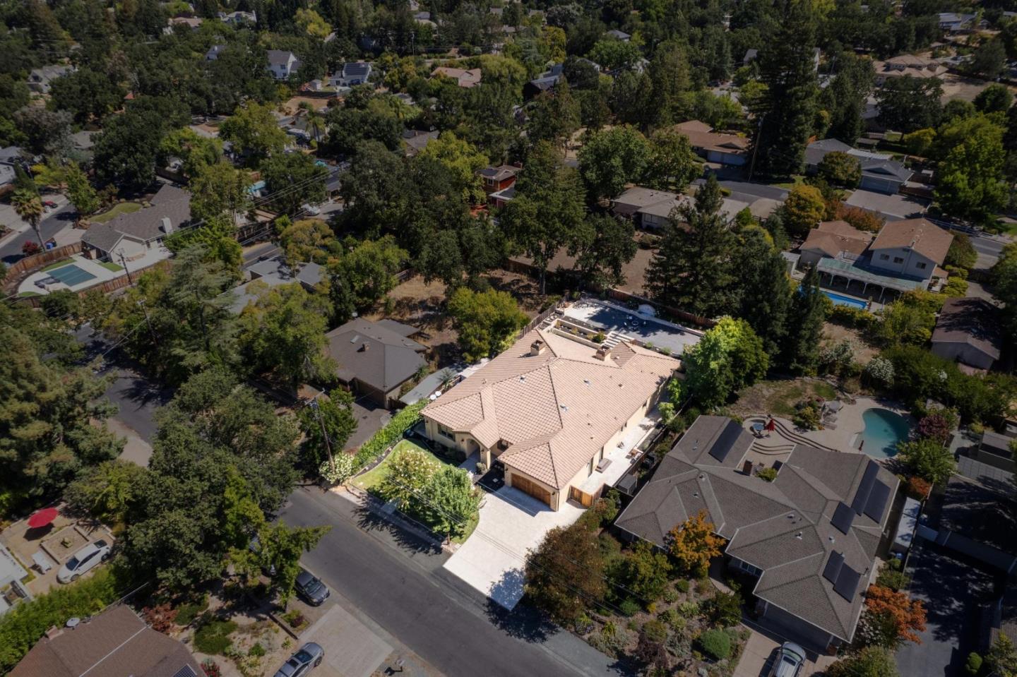 716 Rosewood Drive