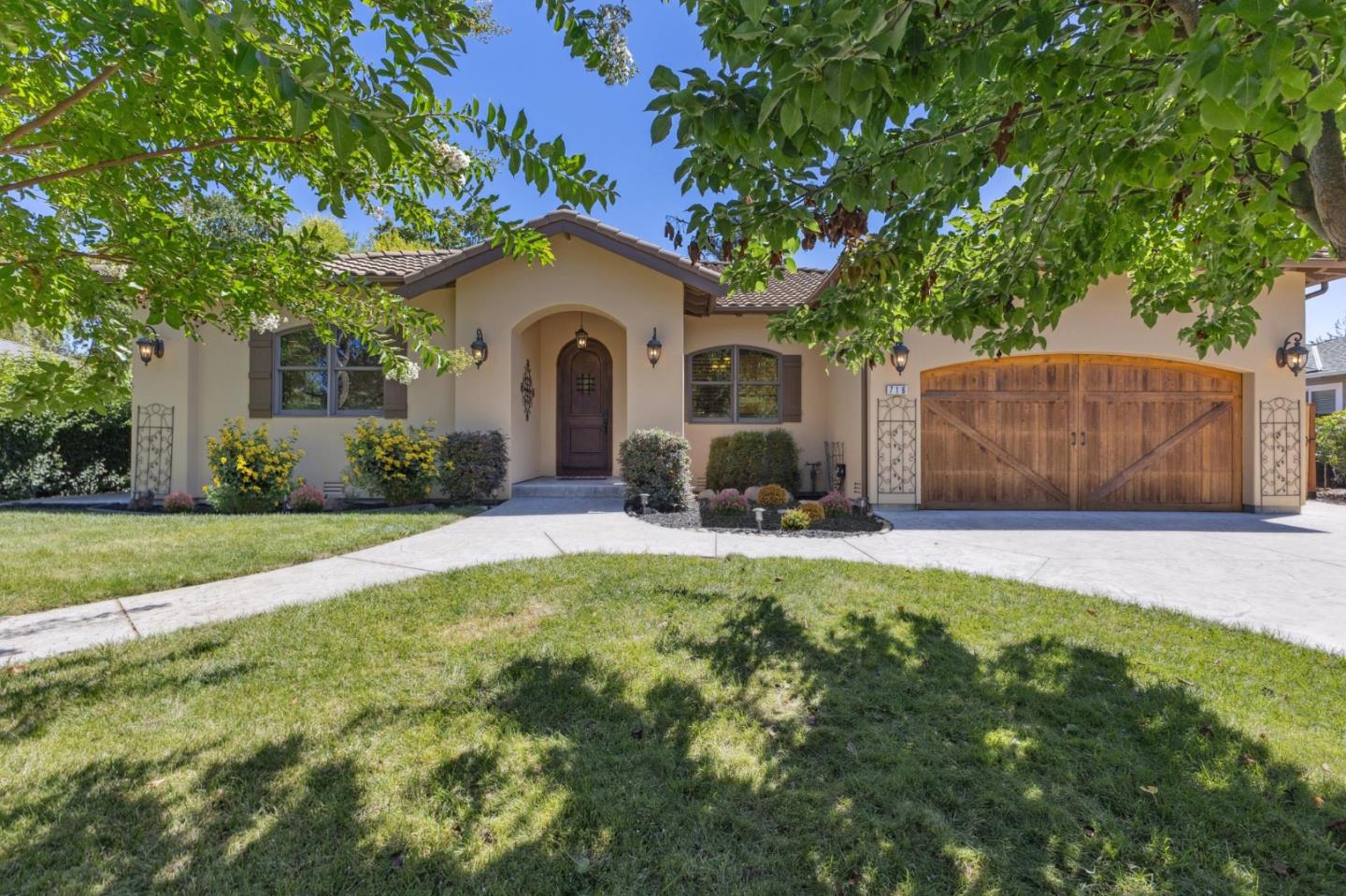 716 Rosewood Drive