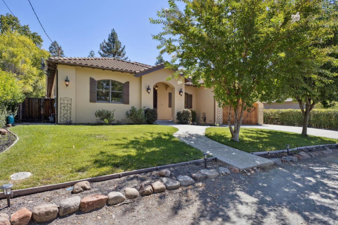 716 Rosewood Drive