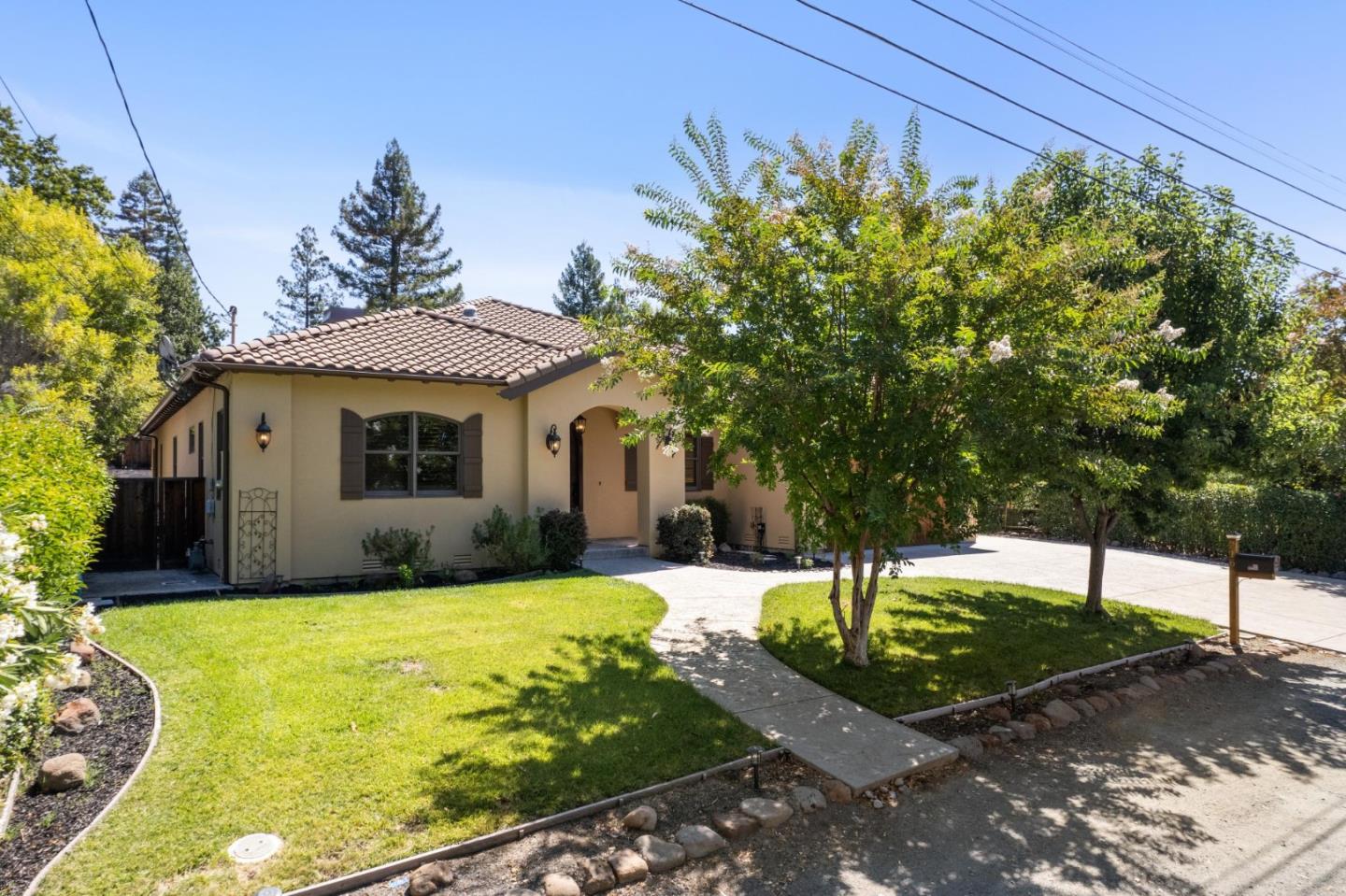 716 Rosewood Drive