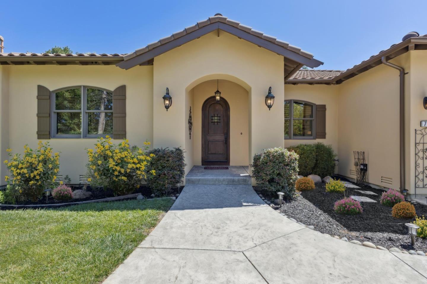 716 Rosewood Drive