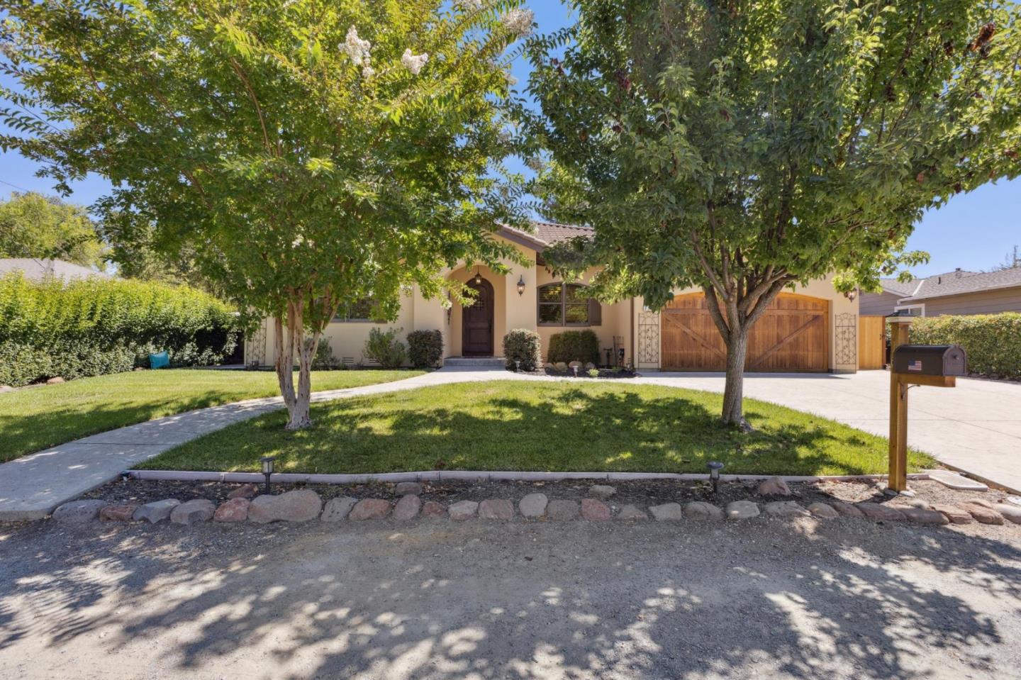 716 Rosewood Drive