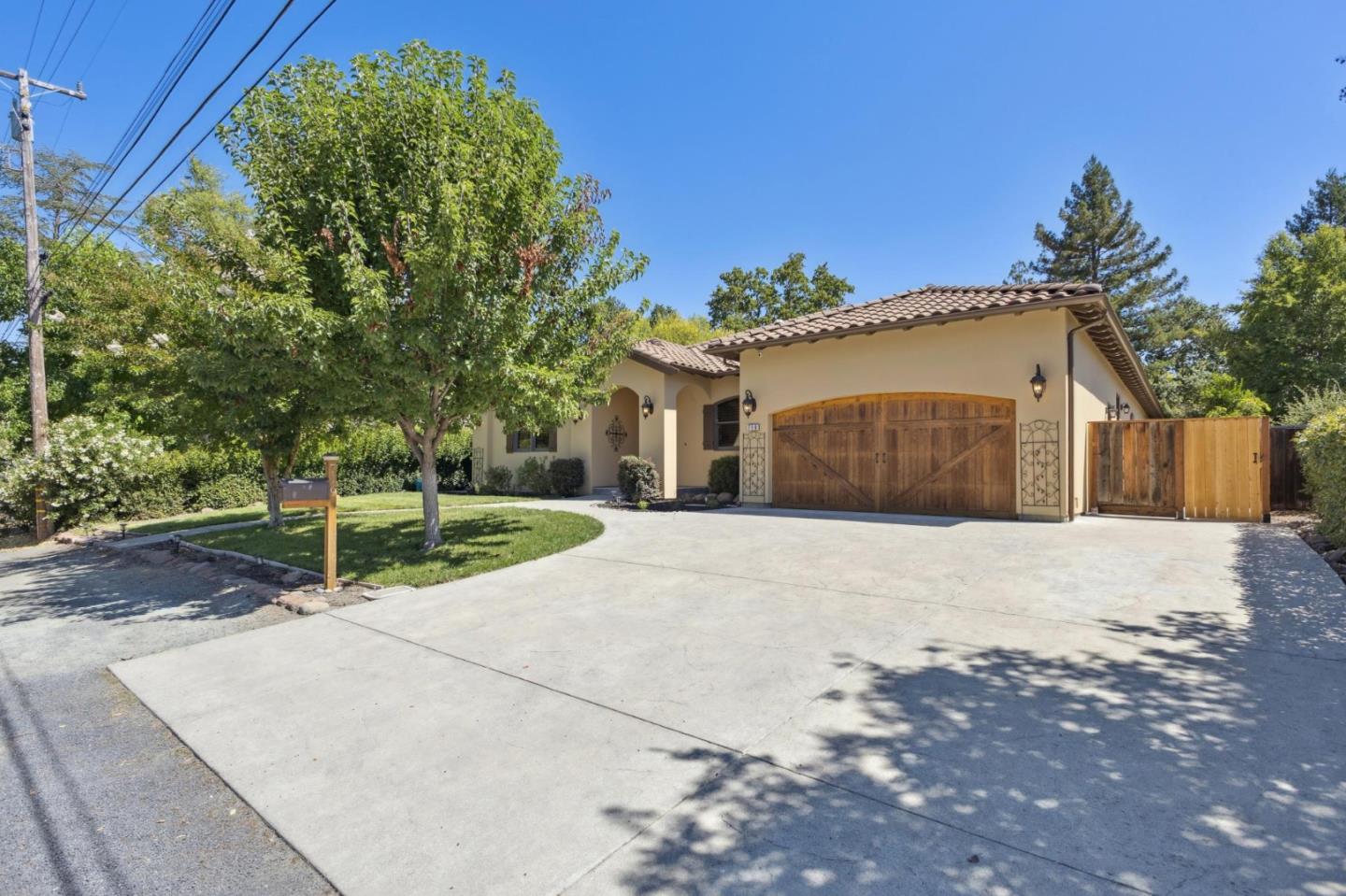 716 Rosewood Drive