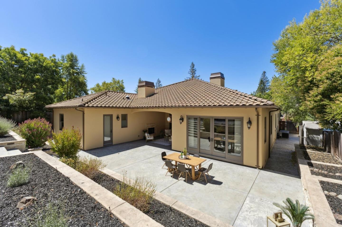 716 Rosewood Drive