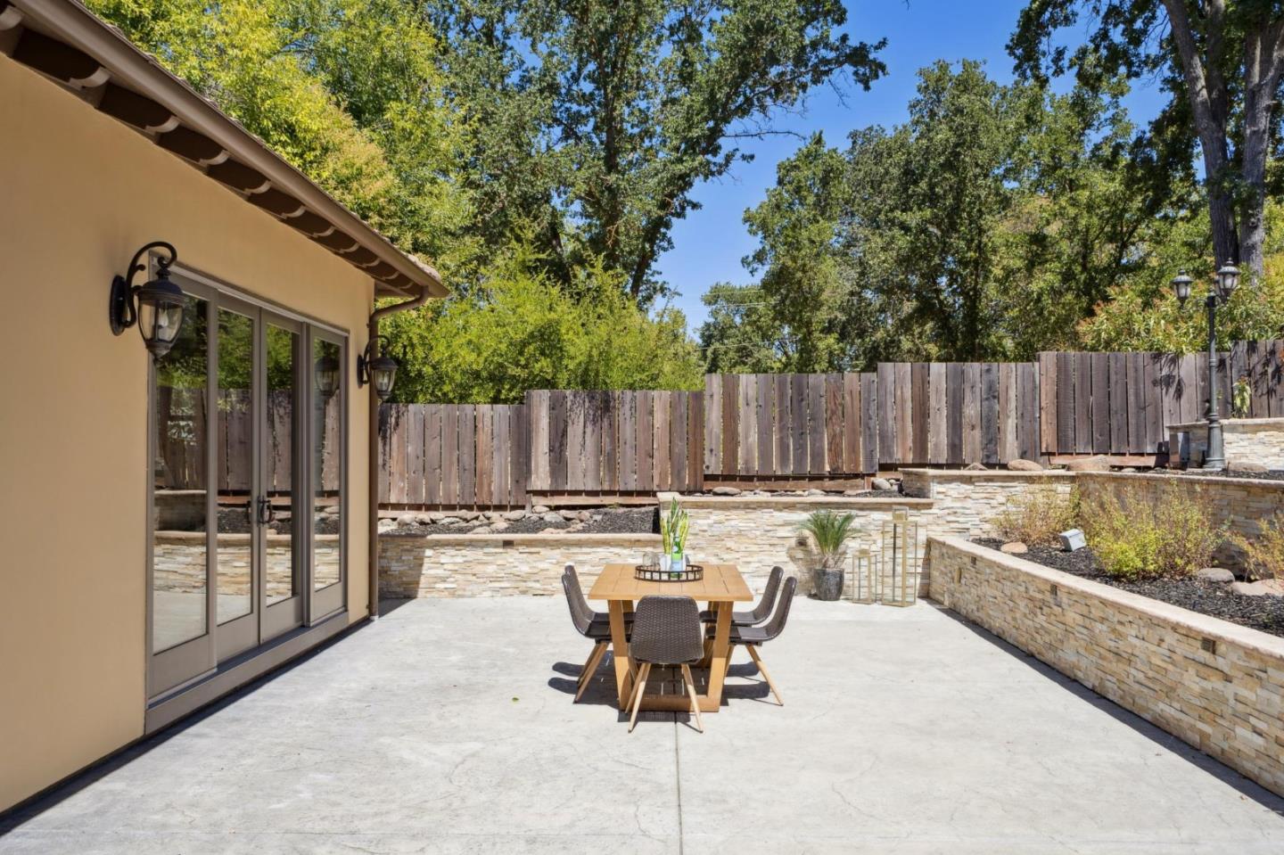 716 Rosewood Drive