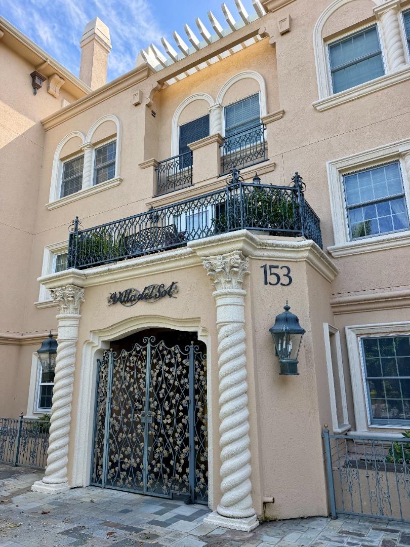 153 North San Mateo Drive 209