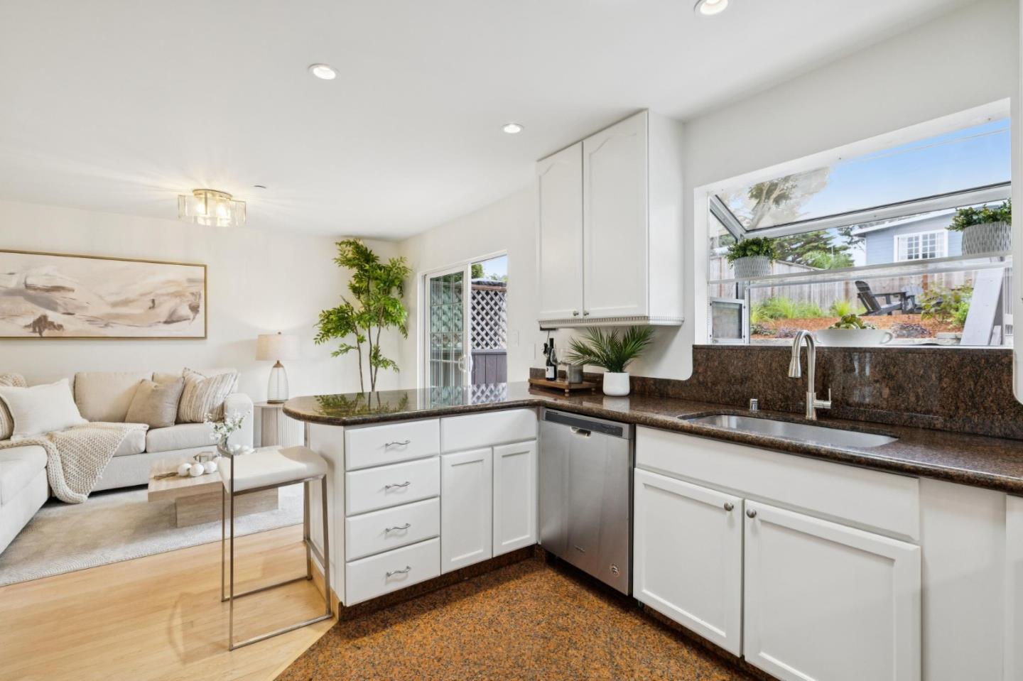 146 Montecito AVE