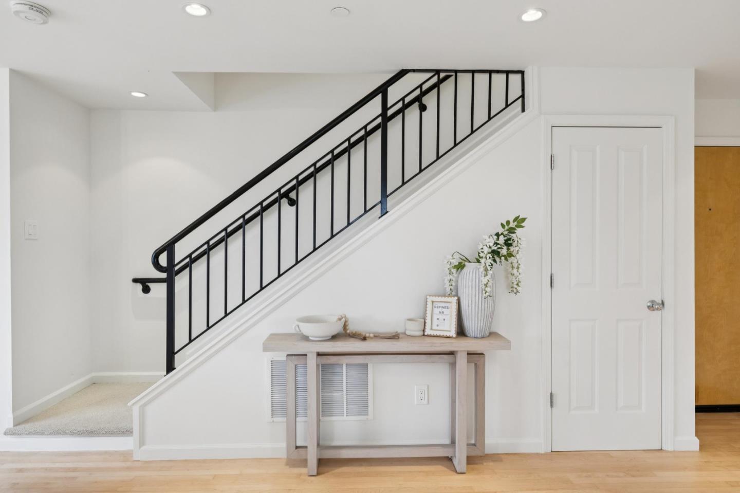 146 Montecito AVE