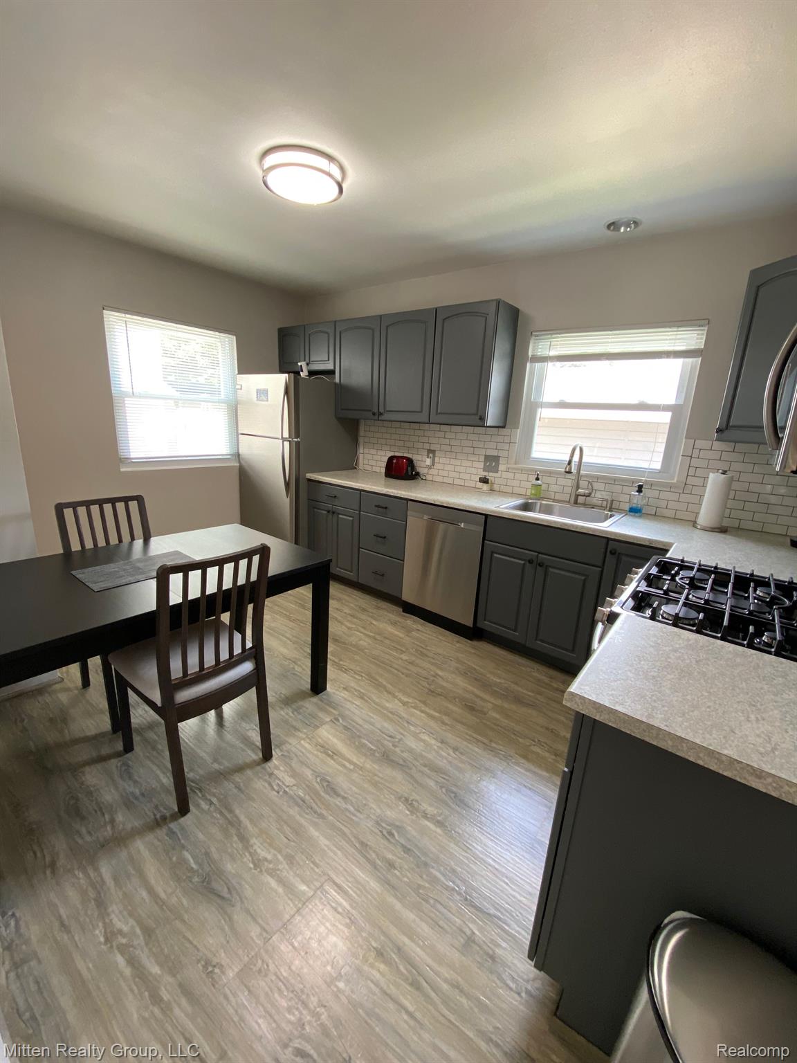 2023 KALAMA AVE