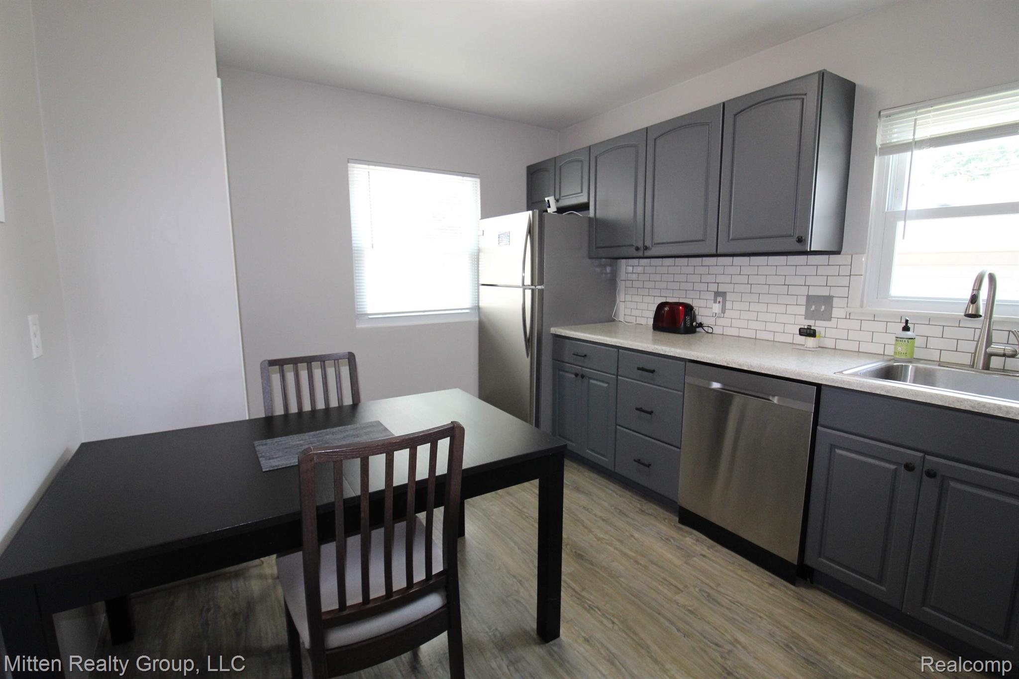 2023 KALAMA AVE