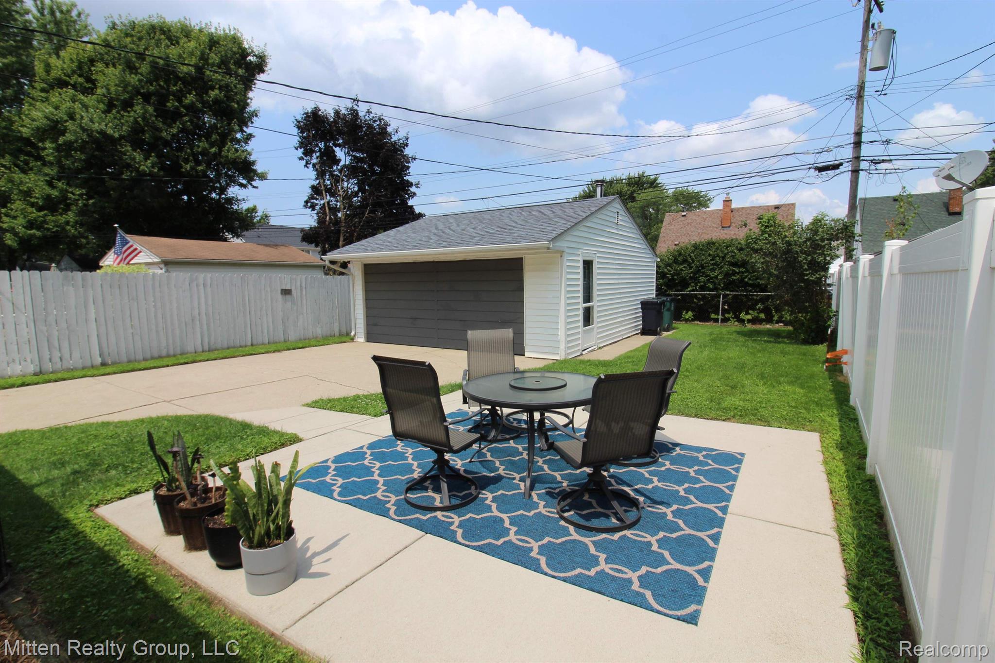 2023 KALAMA AVE