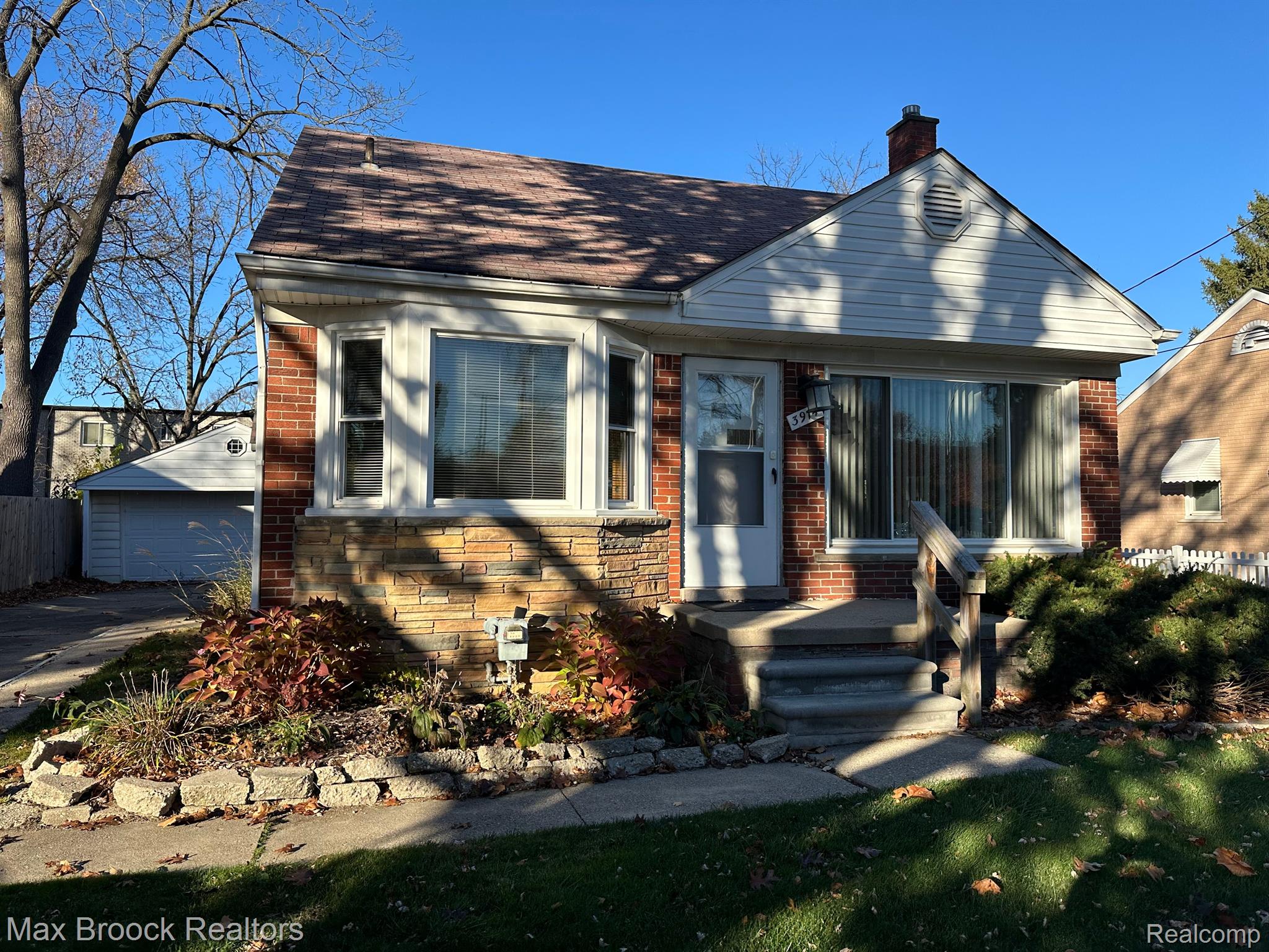 3914 W 13 MILE RD
