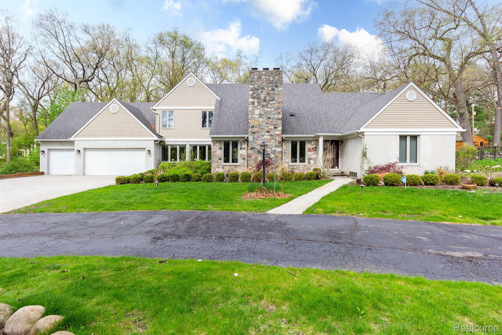30705 WOODSIDE DR