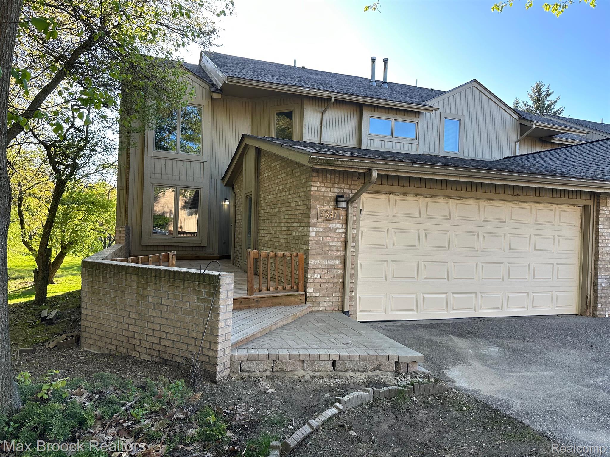 4347 FOXPOINTE DR