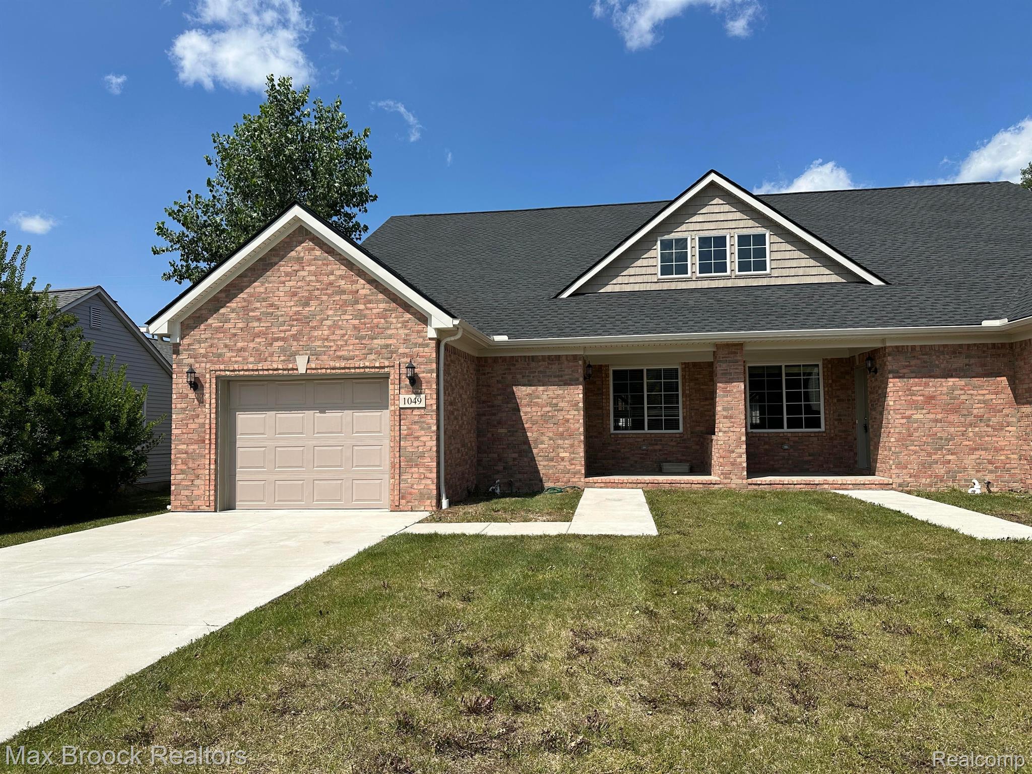 1049 BIRCHWOOD Drive