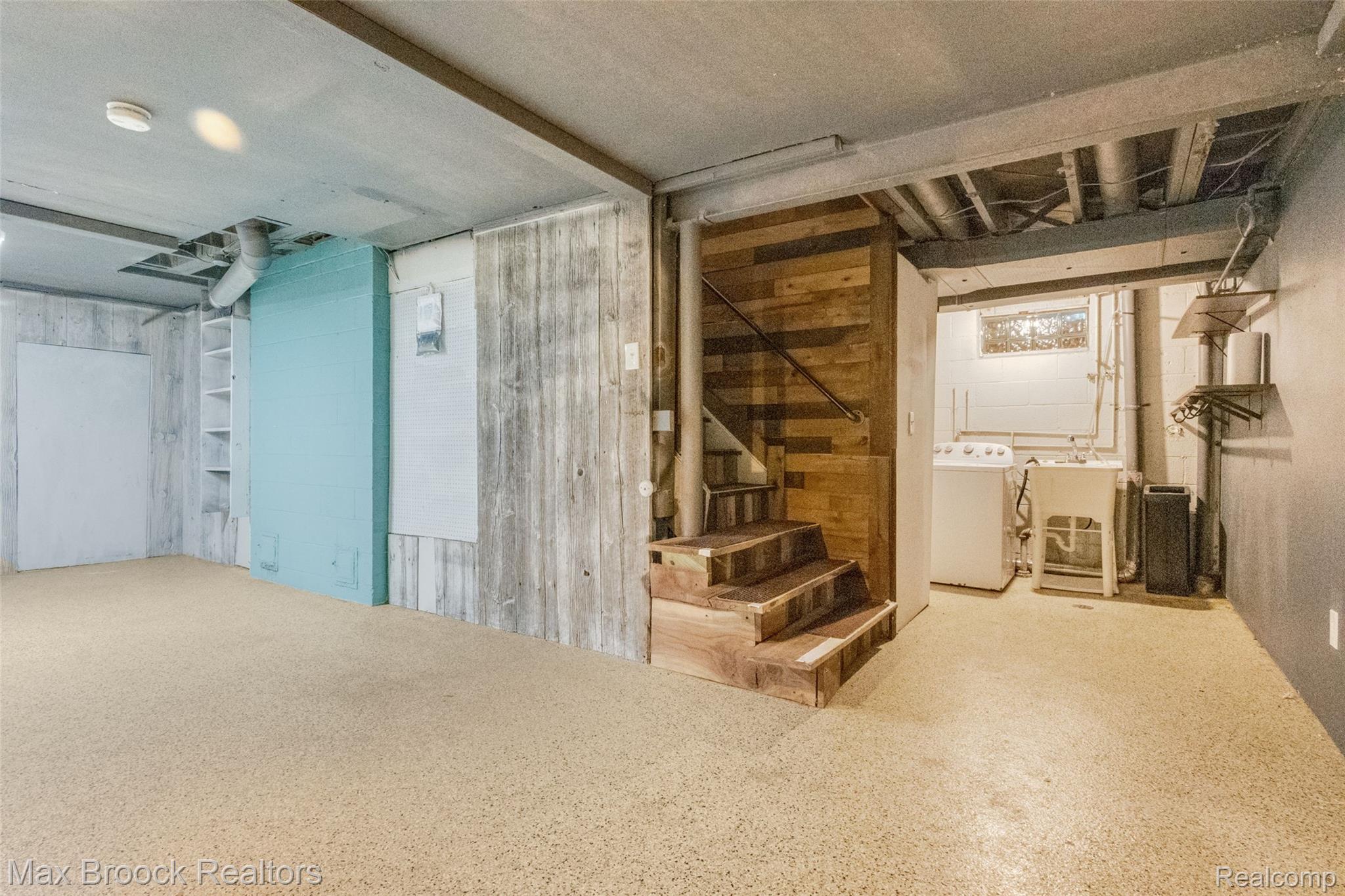 2905 Lahser Road