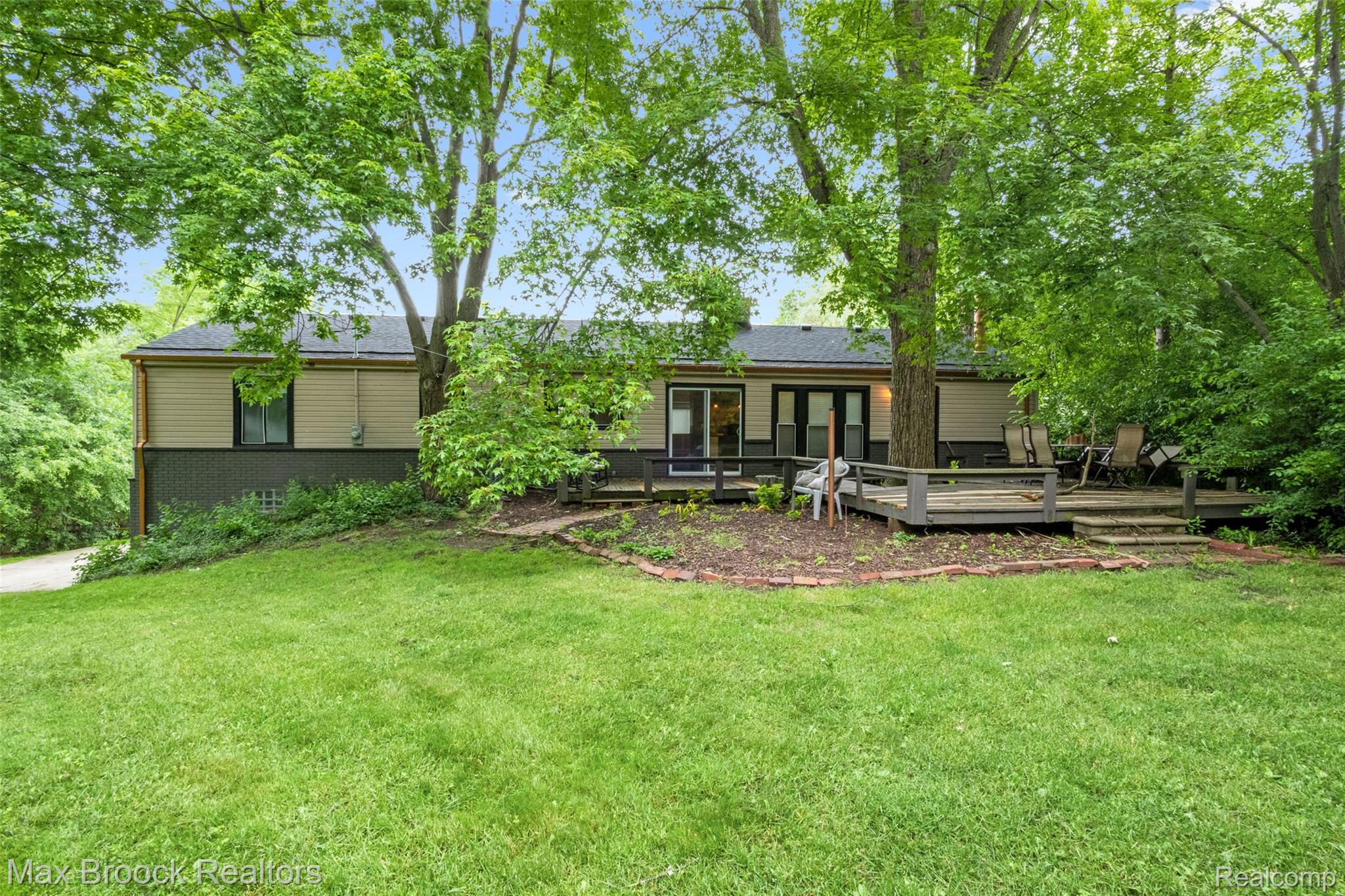2905 Lahser Road