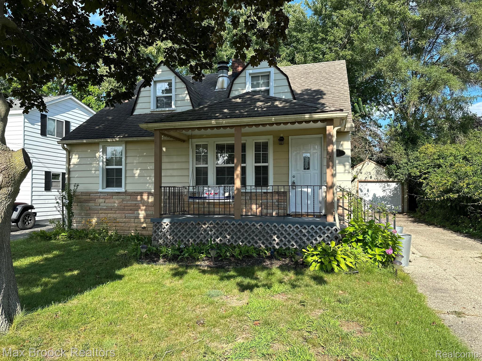 1877 MADDY Lane