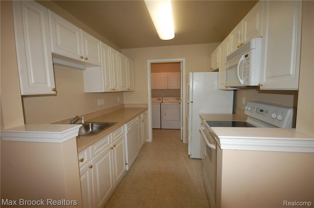 5295 BROOKEMONTE Circle