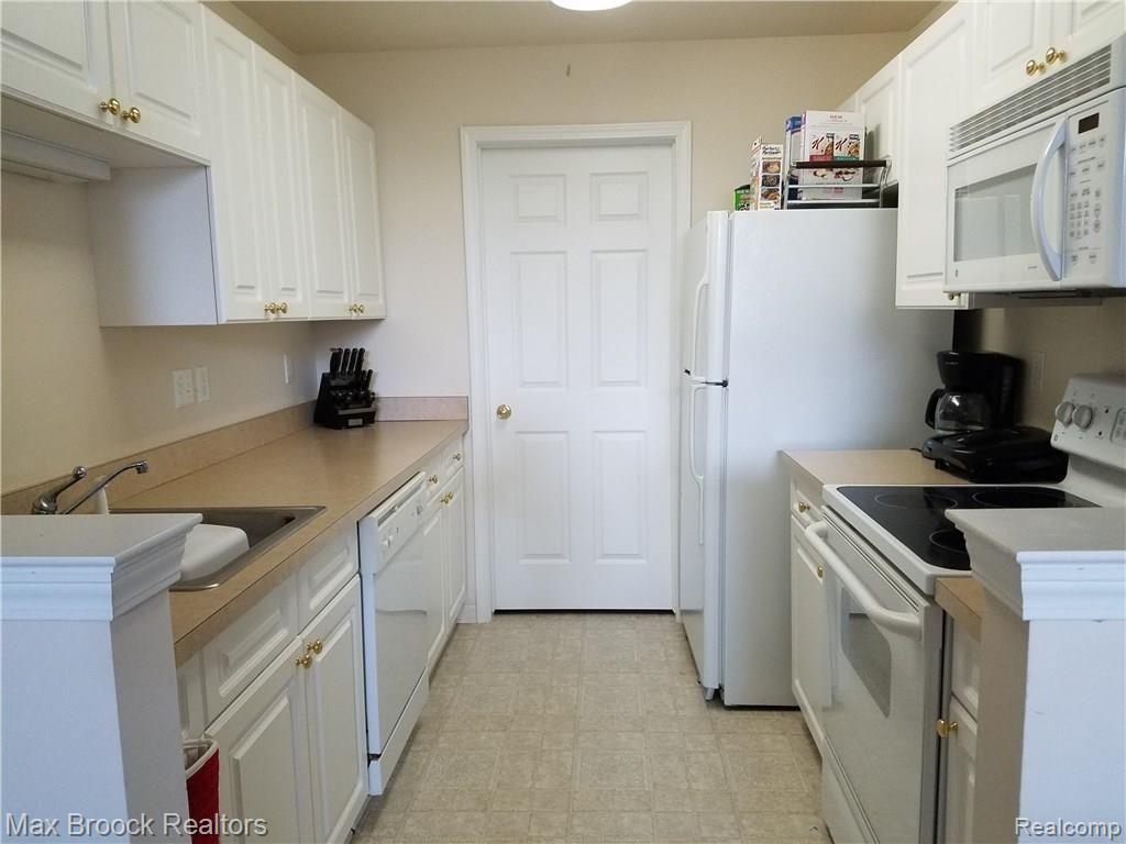 5295 BROOKEMONTE Circle