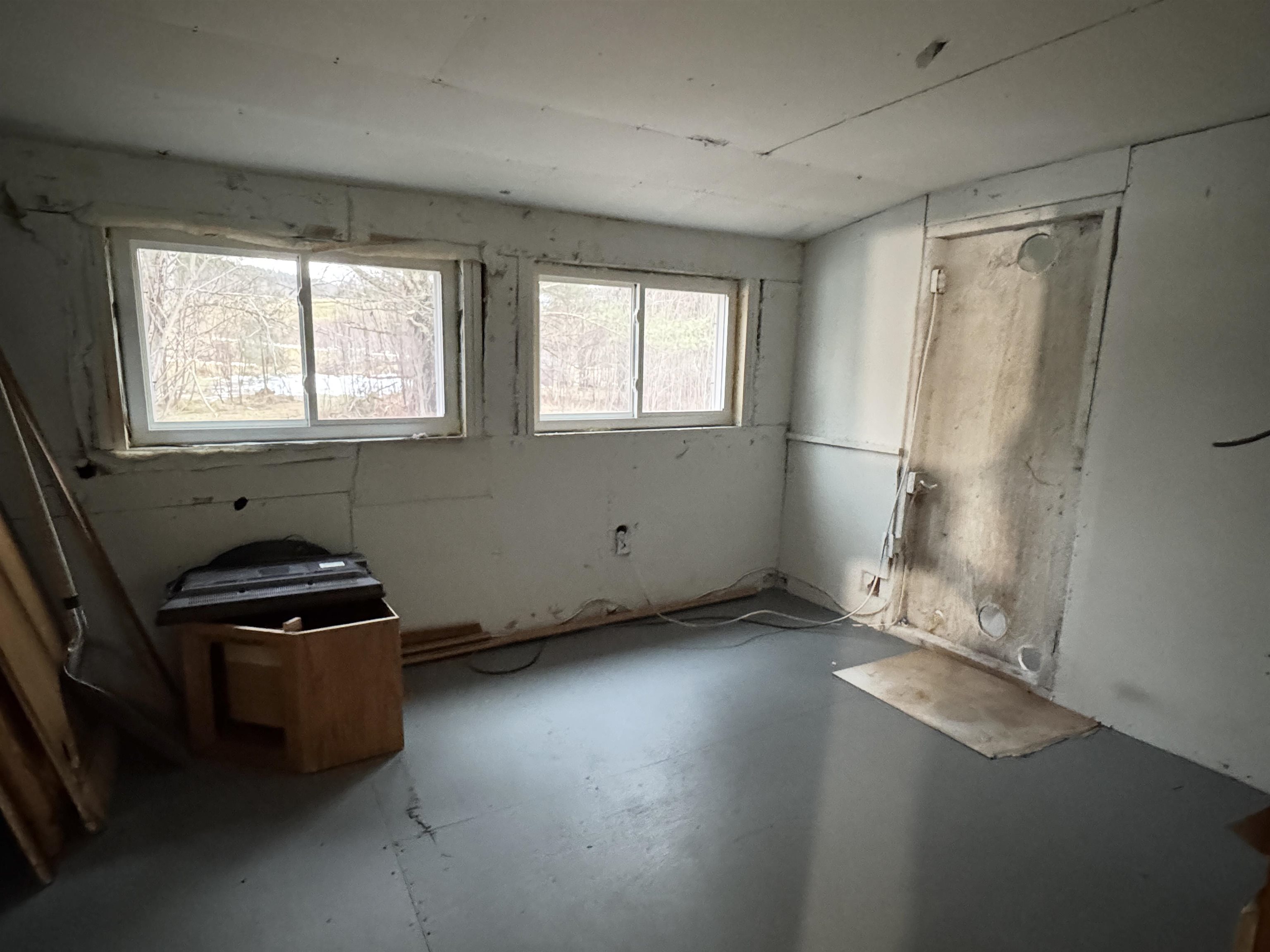 657 Creek Road