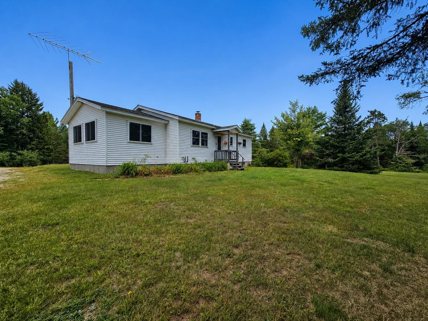 3790 Head of the Pond Road
