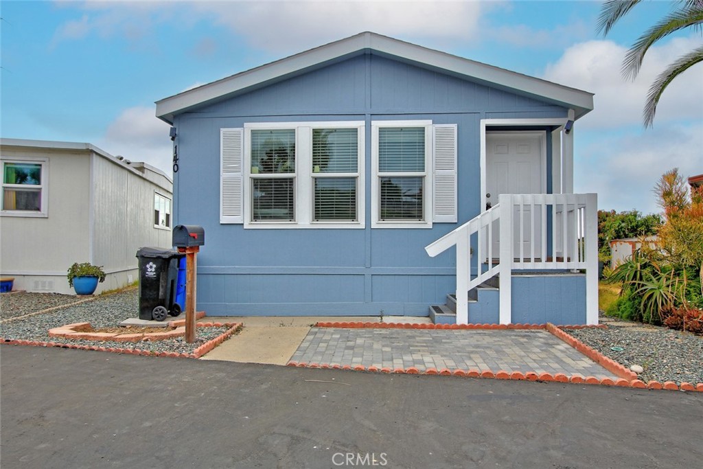 1425 2nd Ave 140