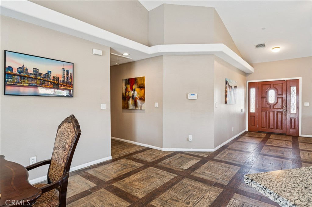 15530 Avenida Rambla